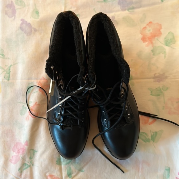 Boots - Picture 2 of 8